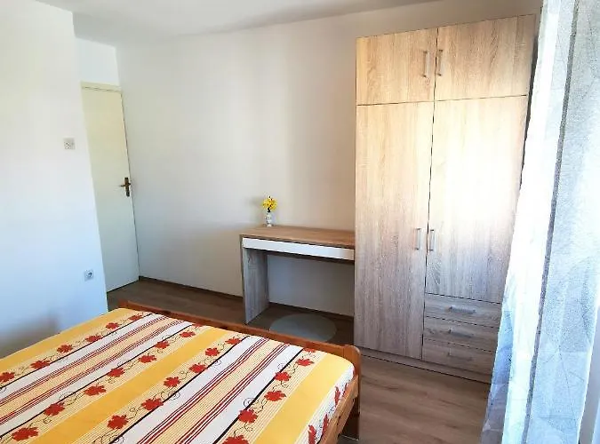Marcelo Apartman *